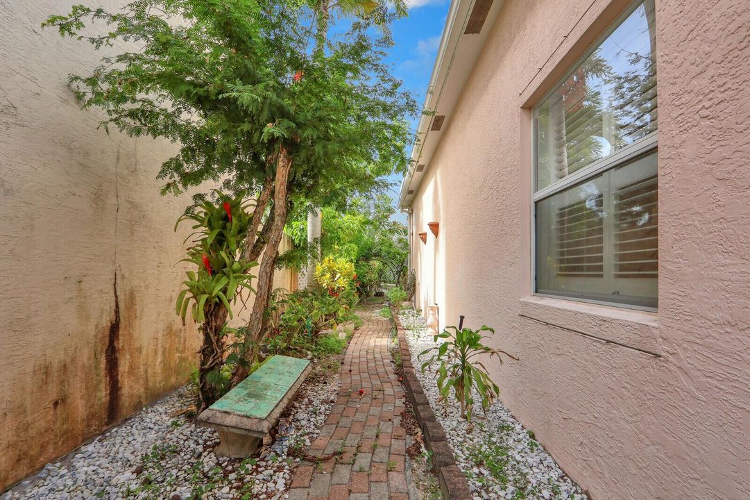 Side Pathway