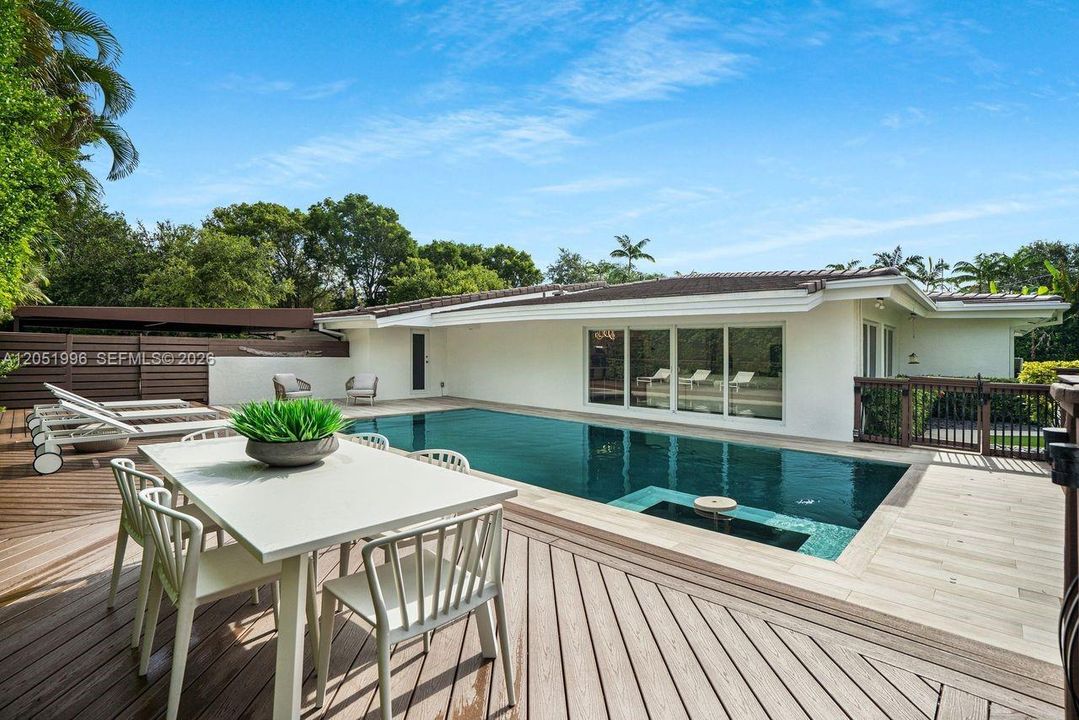 For Sale: $2,550,000 (4 beds, 3 baths, 3233 Square Feet)