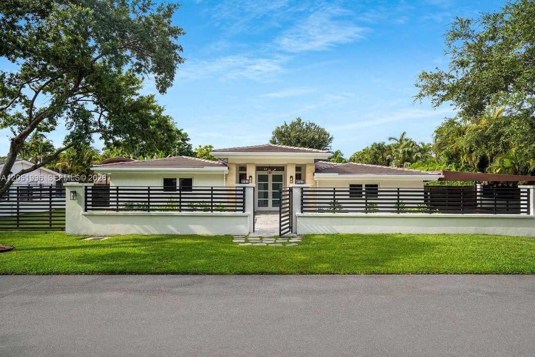For Sale: $2,550,000 (4 beds, 3 baths, 3233 Square Feet)