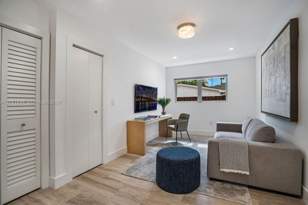 For Sale: $2,550,000 (4 beds, 3 baths, 3233 Square Feet)