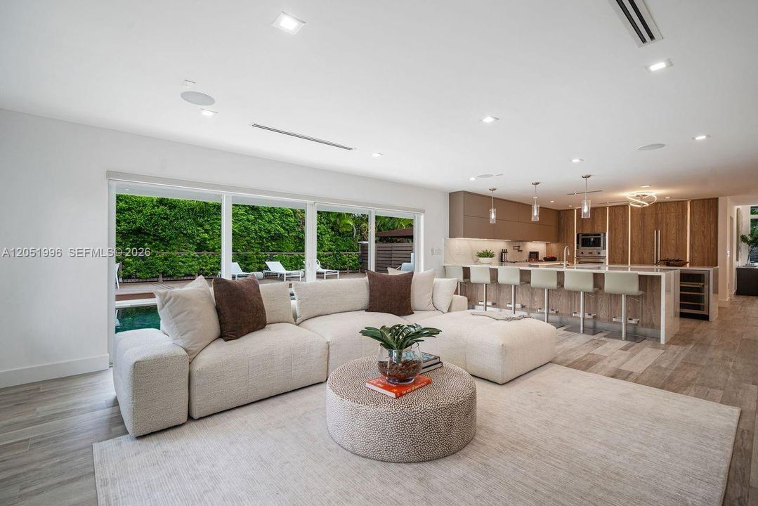 For Sale: $2,550,000 (4 beds, 3 baths, 3233 Square Feet)