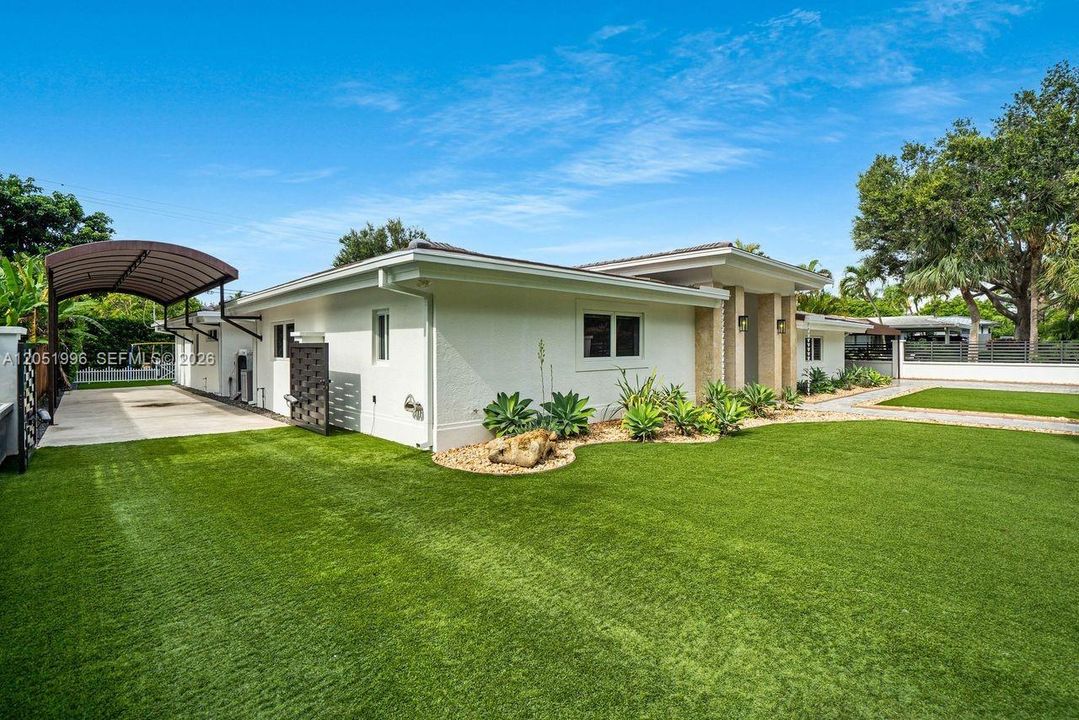 For Sale: $2,550,000 (4 beds, 3 baths, 3233 Square Feet)