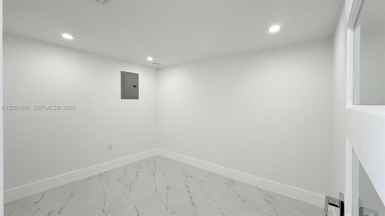 For Rent: $2,950 (2 beds, 2 baths, 1565 Square Feet)