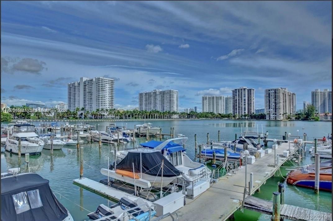 For Rent: $2,950 (2 beds, 2 baths, 1565 Square Feet)