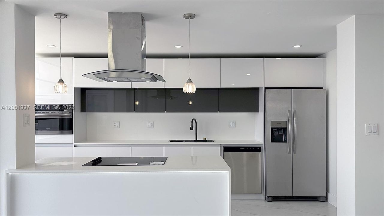 For Rent: $2,950 (2 beds, 2 baths, 1565 Square Feet)