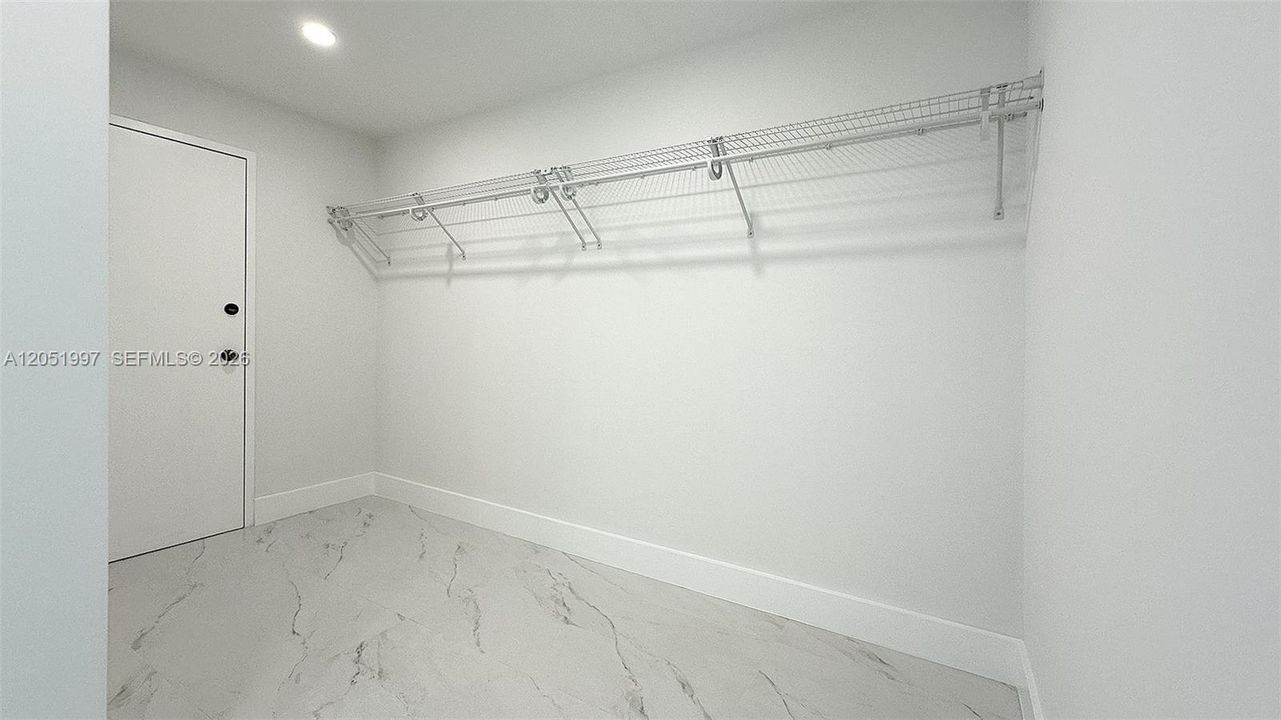For Rent: $2,950 (2 beds, 2 baths, 1565 Square Feet)