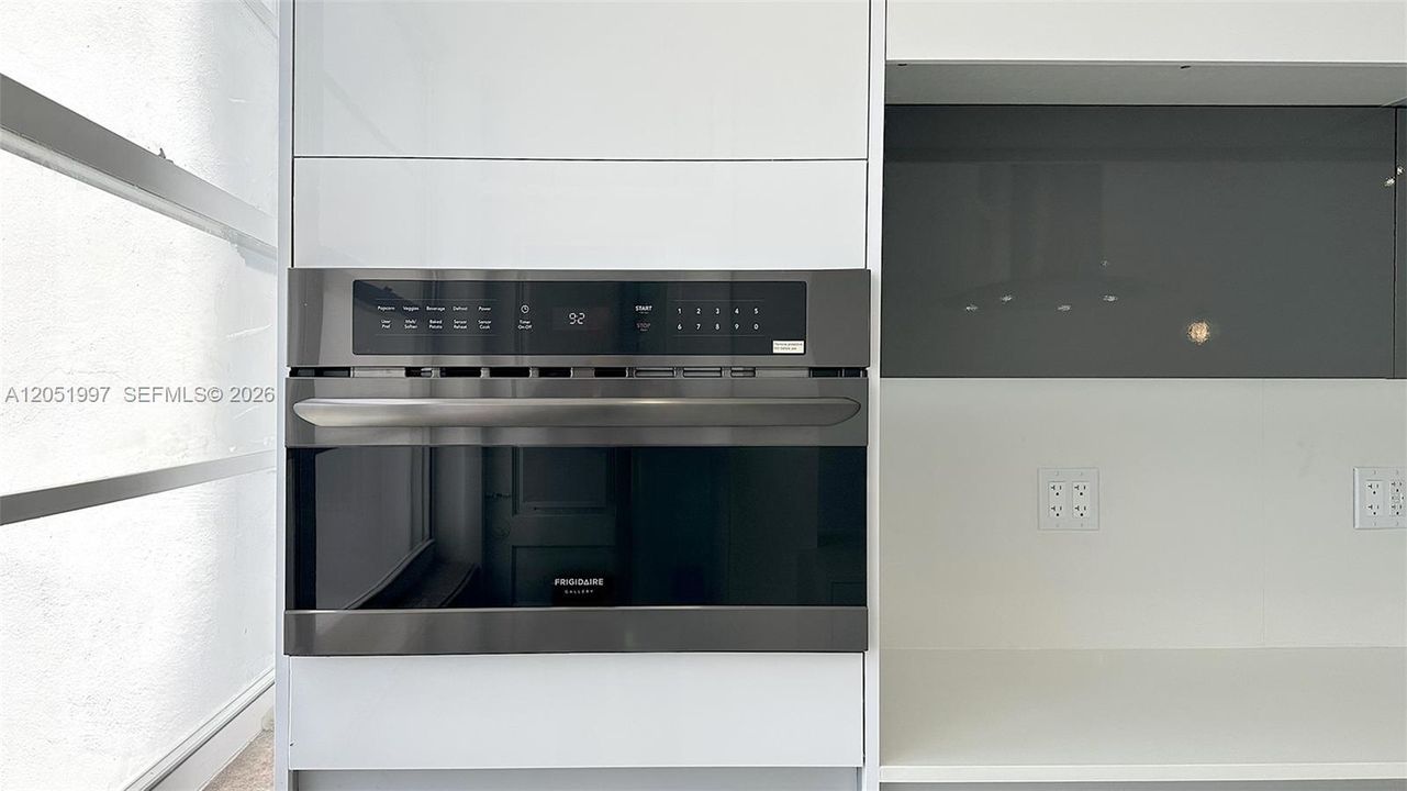 For Rent: $2,950 (2 beds, 2 baths, 1565 Square Feet)