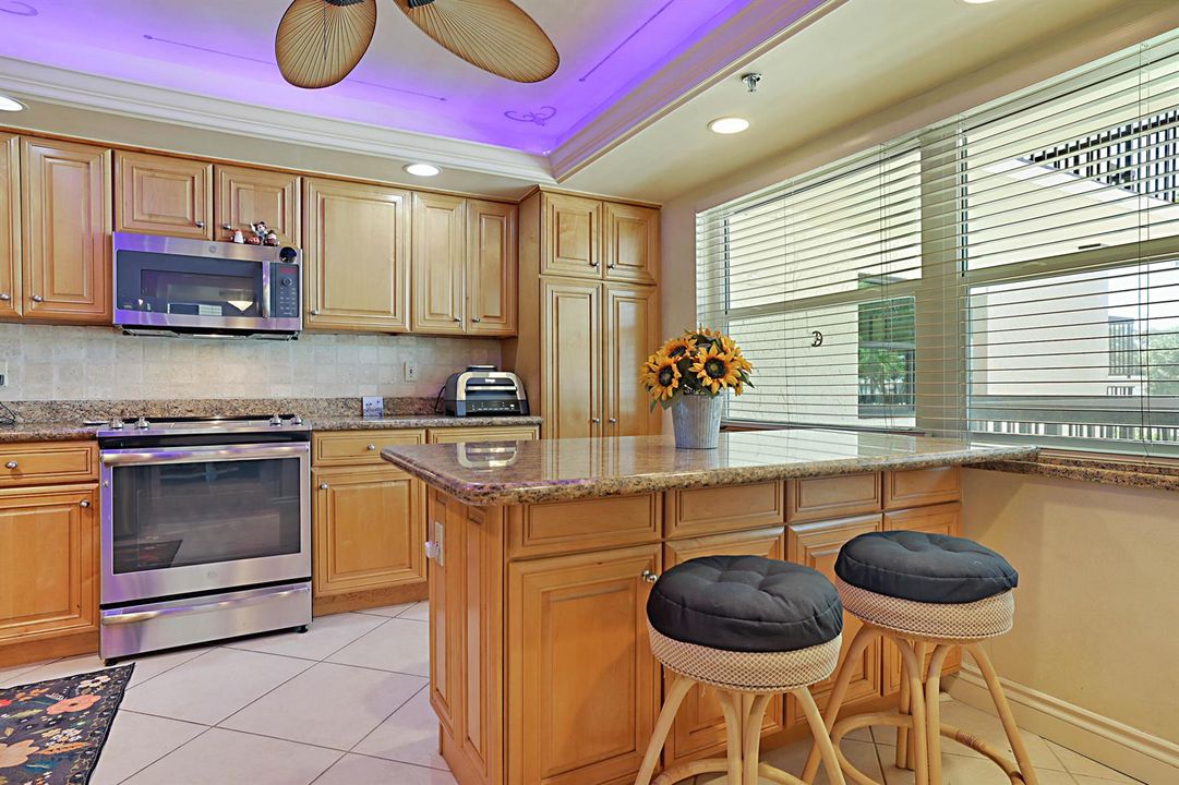 374 Golfview Road Unit 205-18