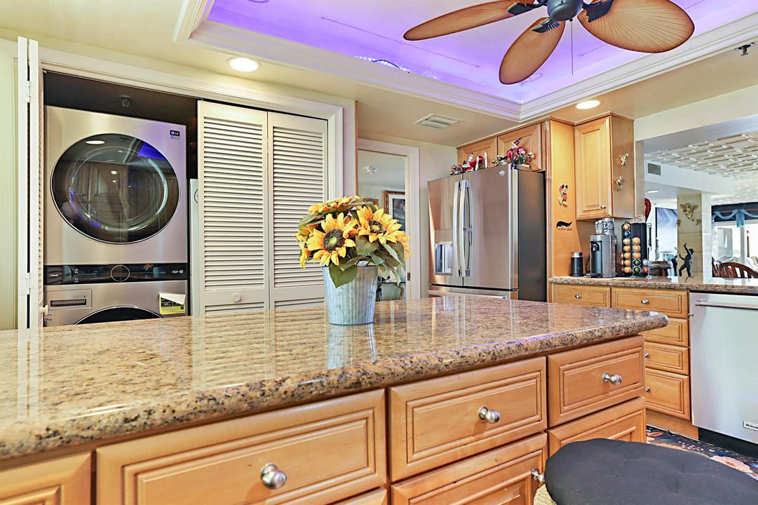 374 Golfview Road Unit 205-17