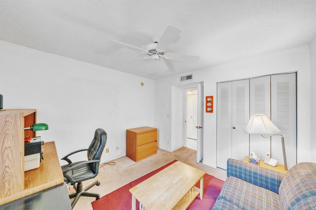 17 Guest Bedroom (2)