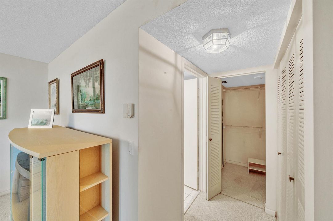 10 Primnary Bedroom Suite (4)