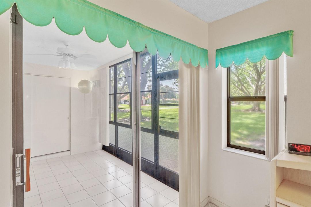 10 Primnary Bedroom Suite (10)