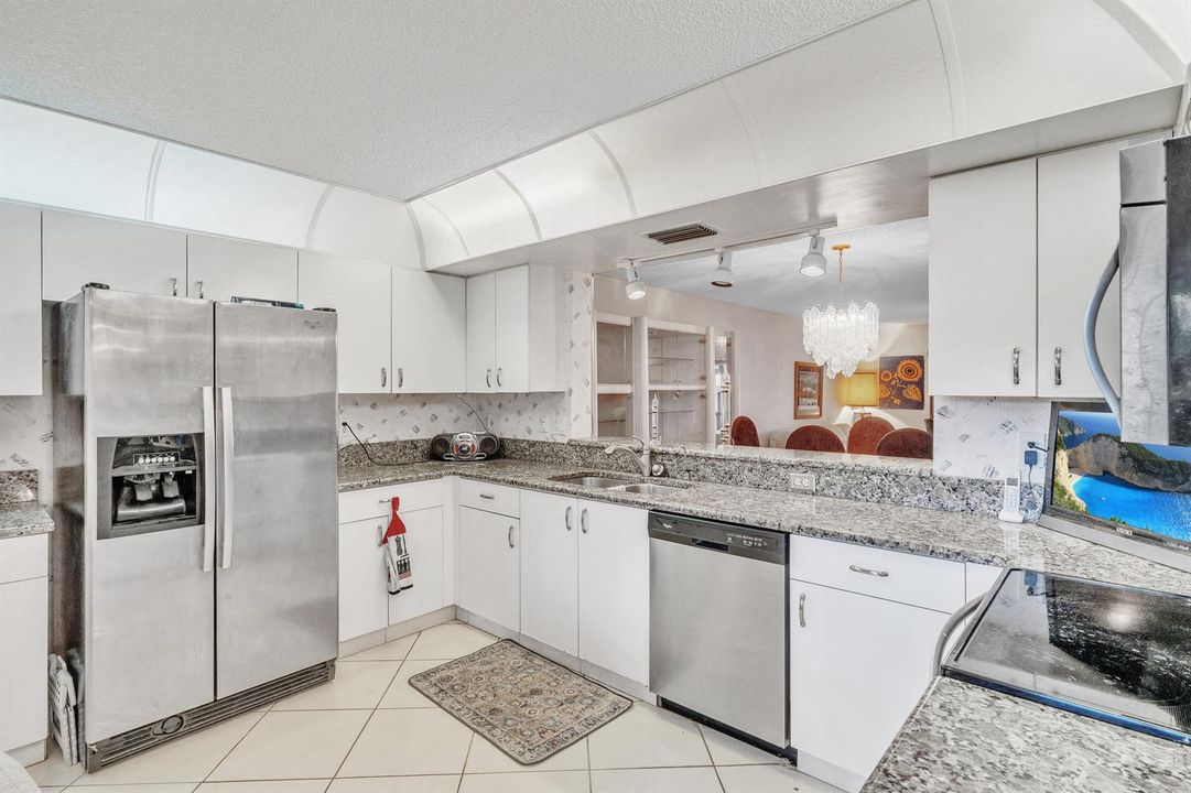 4 Kitchen (2)