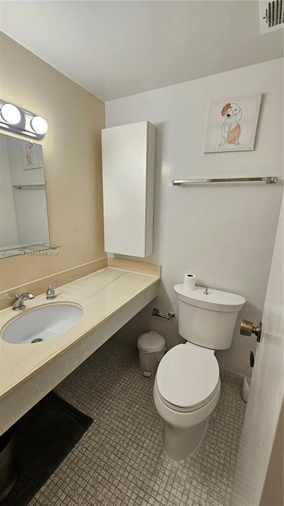 For Rent: $3,100 (1 beds, 1 baths, 870 Square Feet)