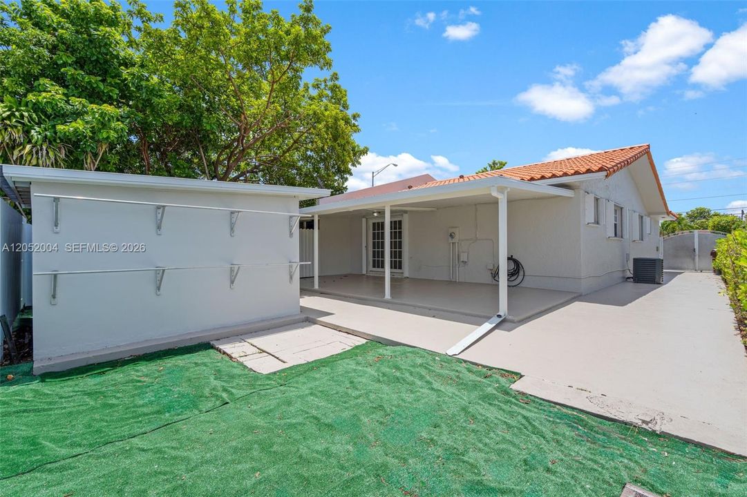For Rent: $3,250 (3 beds, 2 baths, 1093 Square Feet)