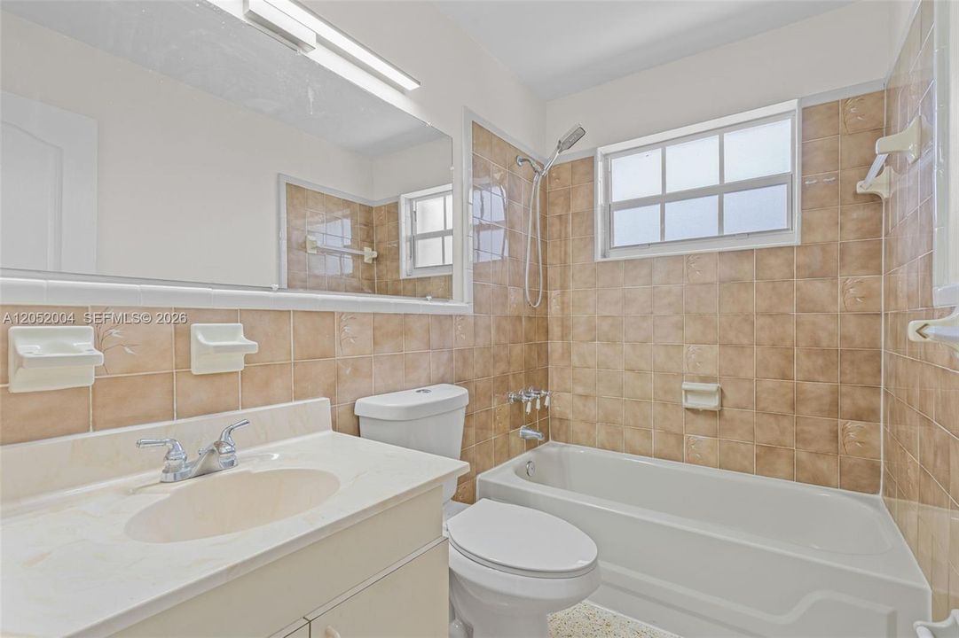 For Rent: $3,250 (3 beds, 2 baths, 1093 Square Feet)