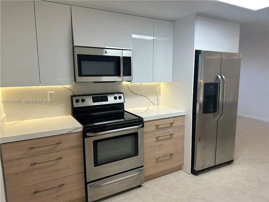 В аренду: $2,750 (2 спален, 2 ванн, 813 Квадратных фут)