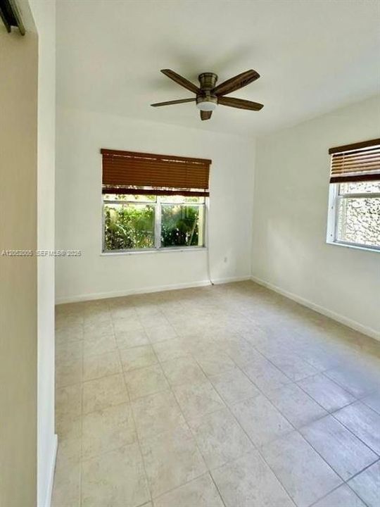 В аренду: $2,750 (2 спален, 2 ванн, 813 Квадратных фут)