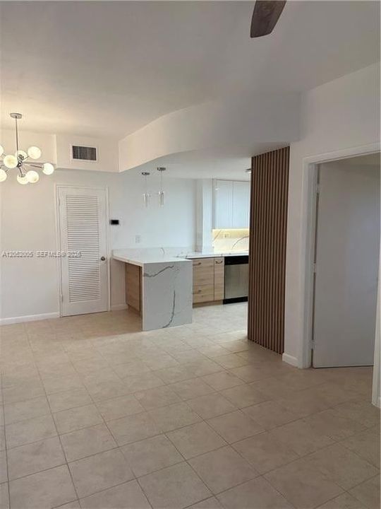 В аренду: $2,750 (2 спален, 2 ванн, 813 Квадратных фут)