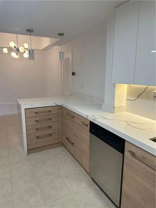 В аренду: $2,750 (2 спален, 2 ванн, 813 Квадратных фут)