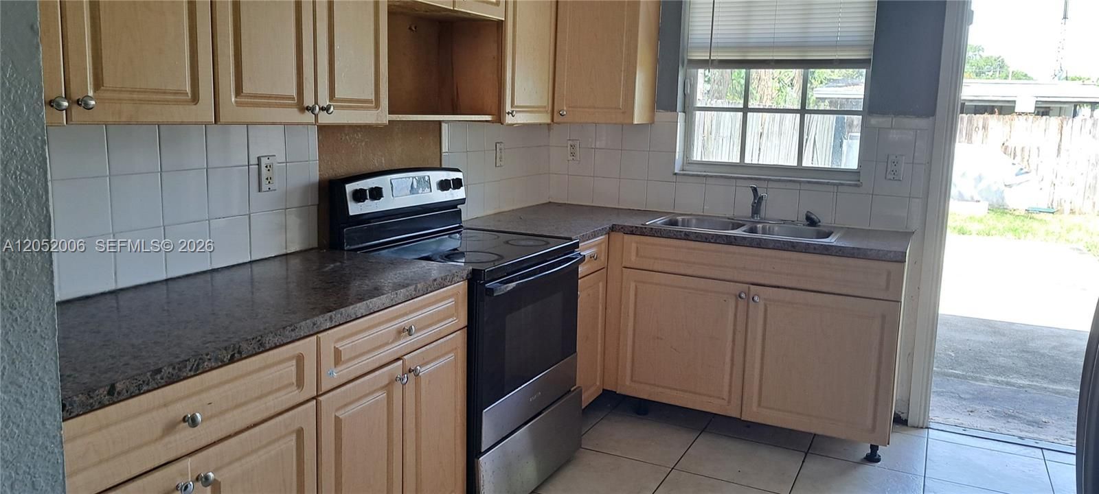 For Rent: $2,700 (3 beds, 2 baths, 1500 Square Feet)