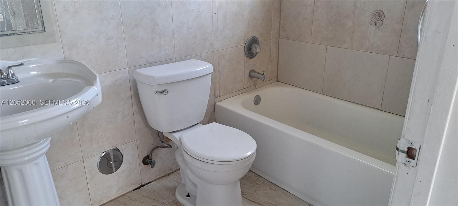 For Rent: $2,700 (3 beds, 2 baths, 1500 Square Feet)