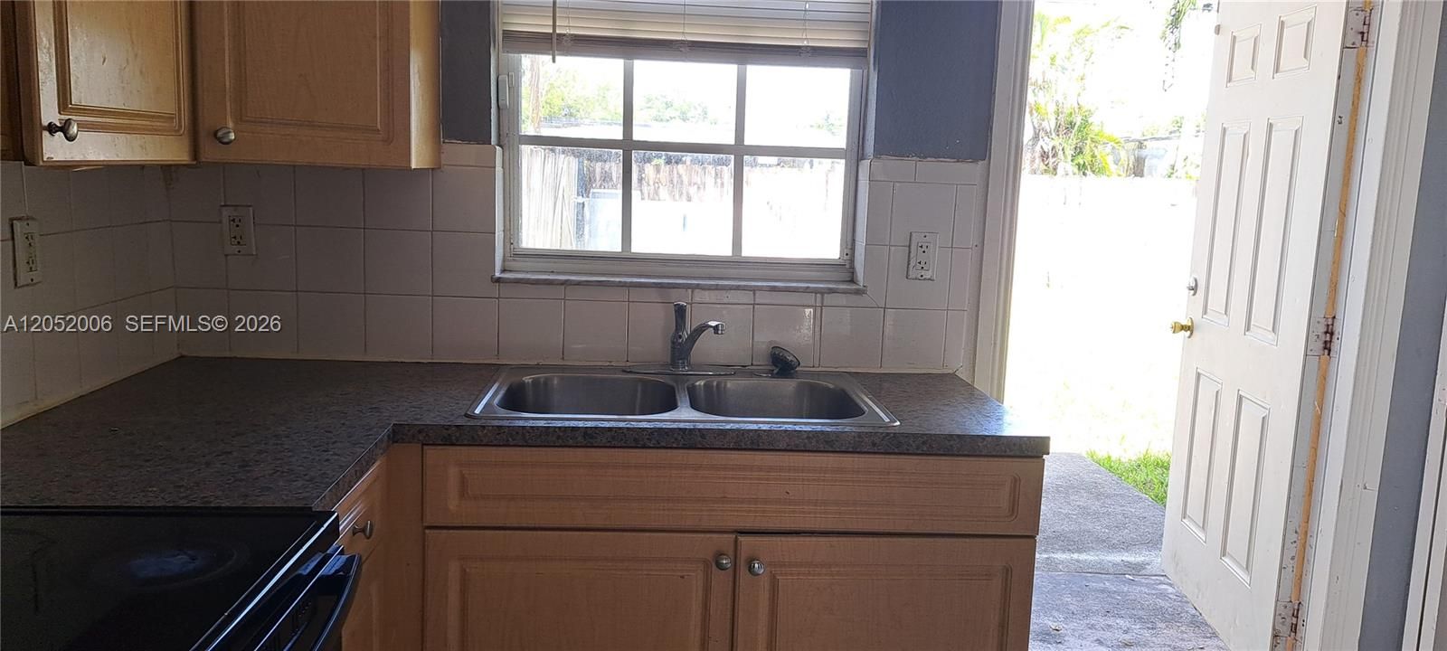 For Rent: $2,700 (3 beds, 2 baths, 1500 Square Feet)