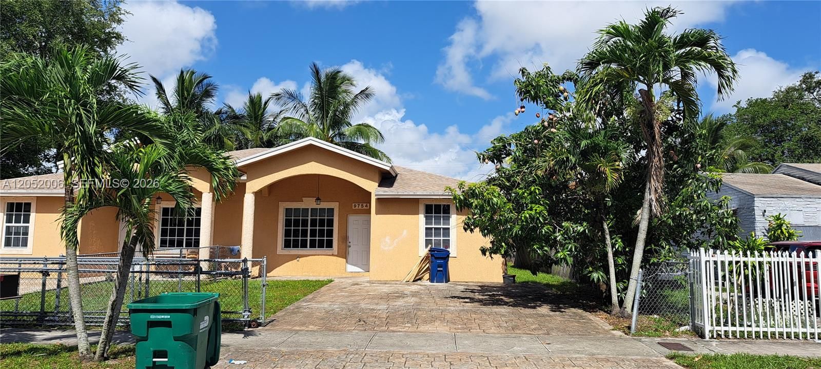 For Rent: $2,700 (3 beds, 2 baths, 1500 Square Feet)
