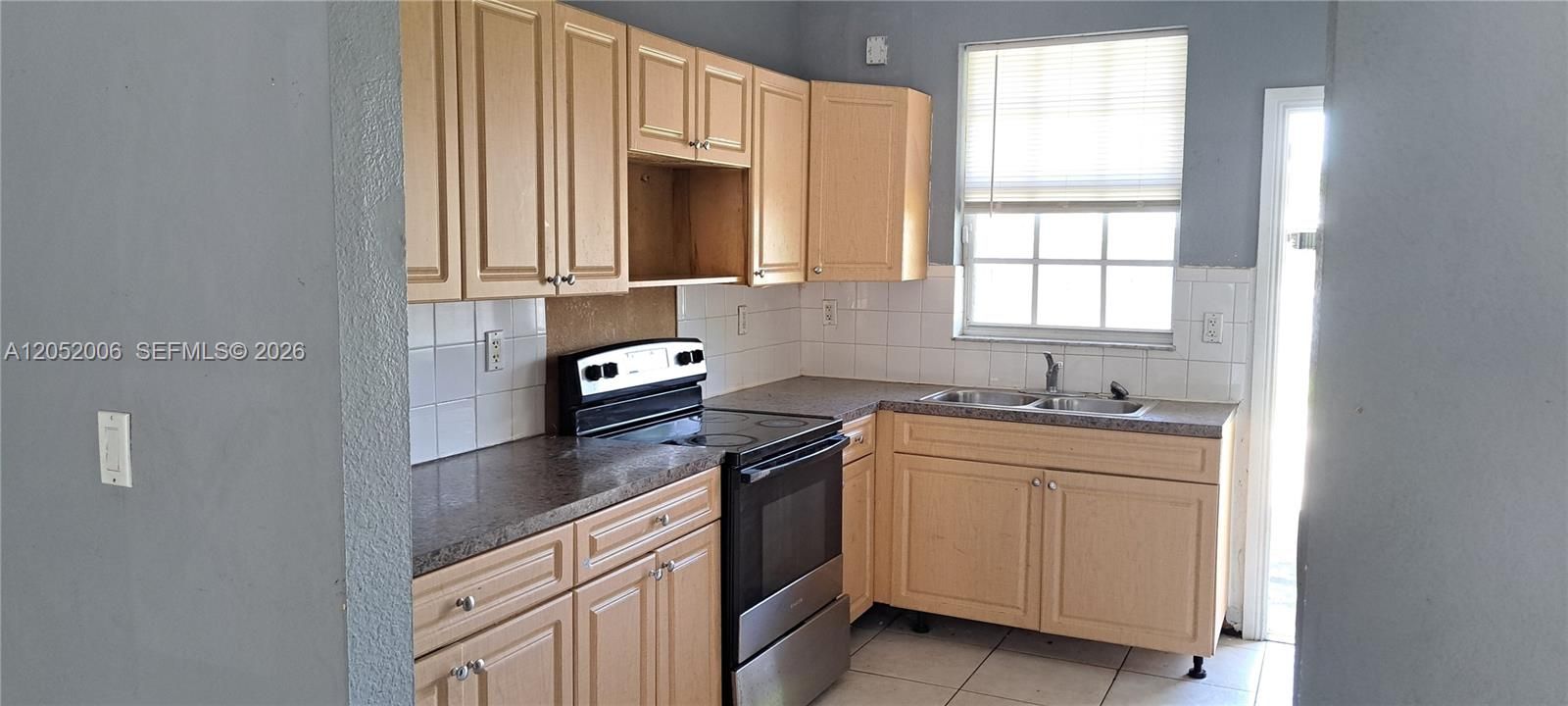 For Rent: $2,700 (3 beds, 2 baths, 1500 Square Feet)