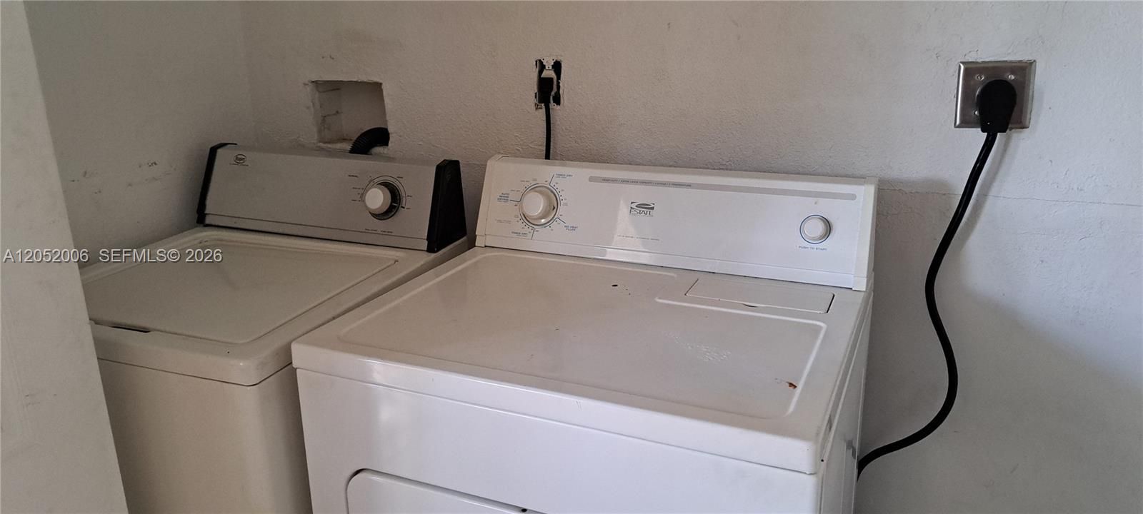 For Rent: $2,700 (3 beds, 2 baths, 1500 Square Feet)