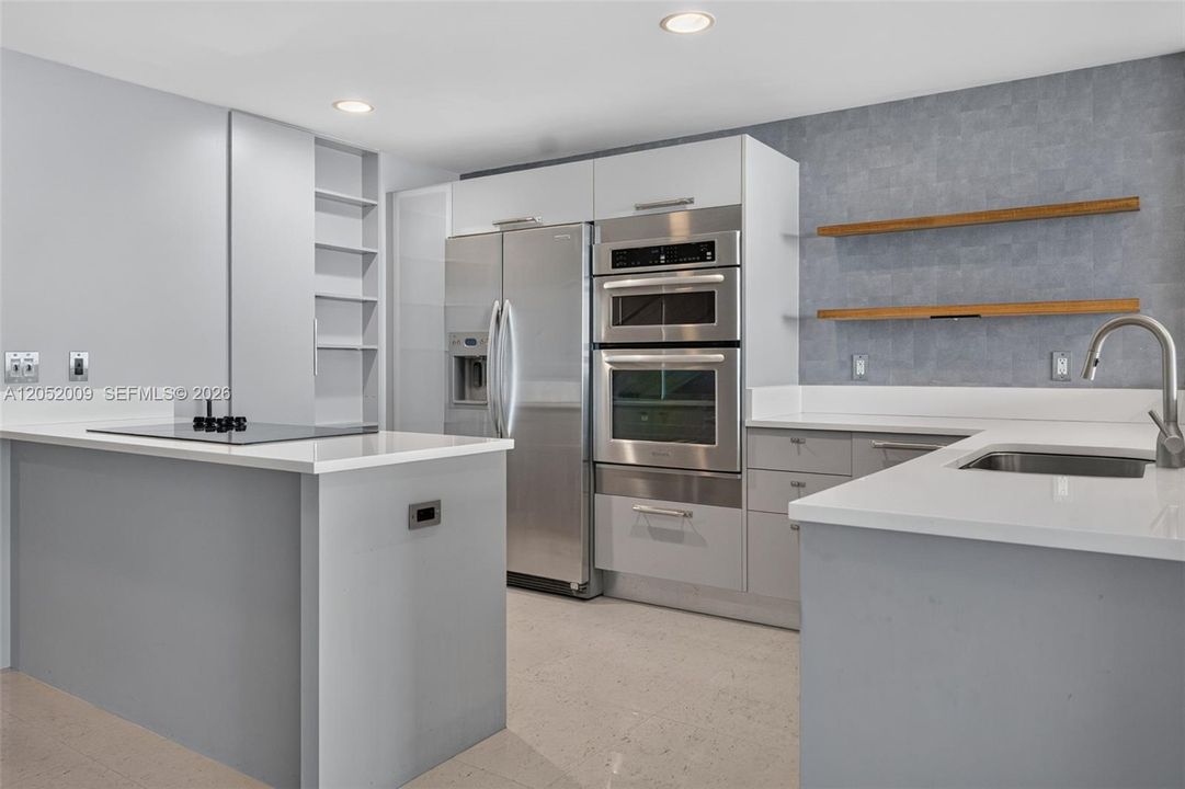 For Rent: $3,970 (1 beds, 2 baths, 1214 Square Feet)