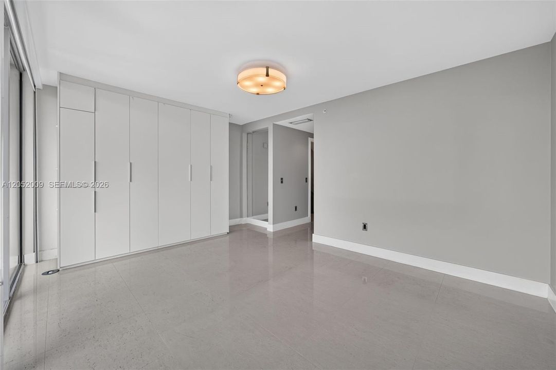 For Rent: $3,970 (1 beds, 2 baths, 1214 Square Feet)