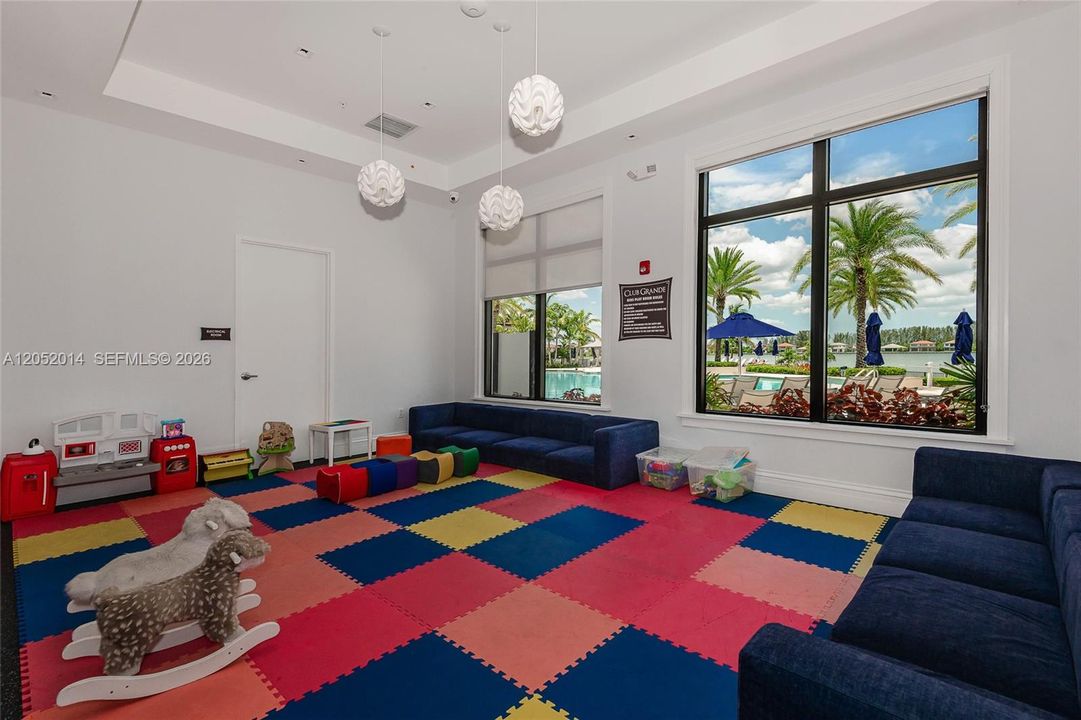 KIDS ROOM