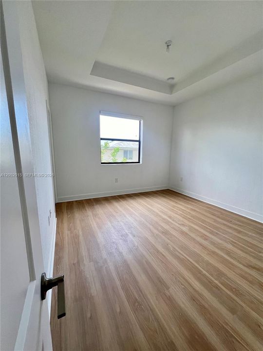 For Rent: $2,950 (3 beds, 2 baths, 1403 Square Feet)