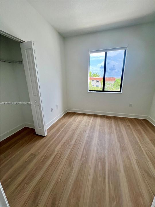 For Rent: $2,950 (3 beds, 2 baths, 1403 Square Feet)