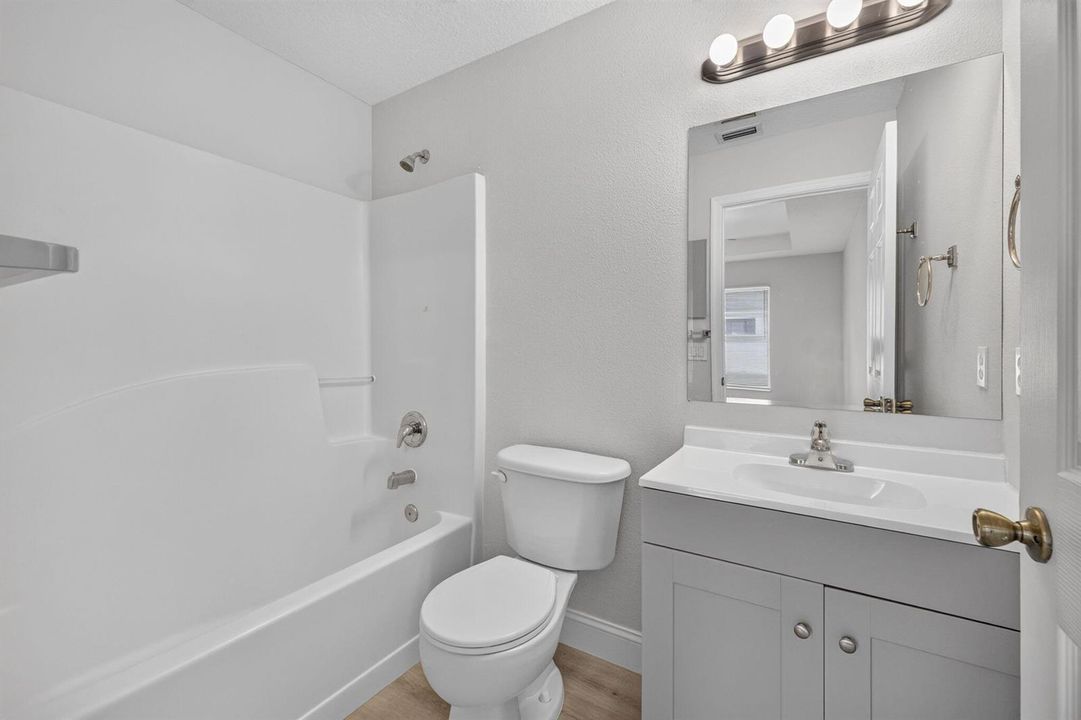 Main Bedroom Bath