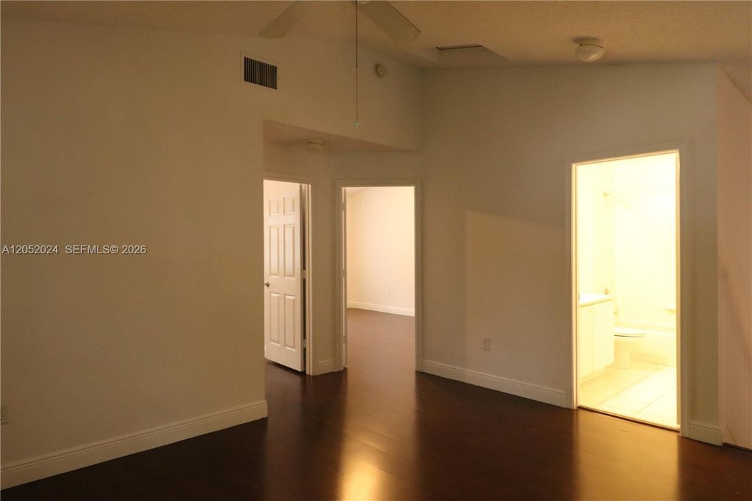 For Rent: $3,200 (3 beds, 2 baths, 1887 Square Feet)