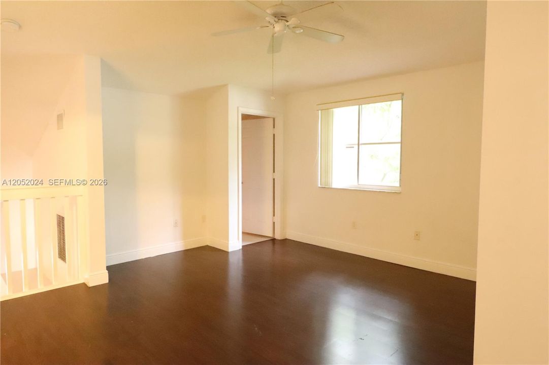 For Rent: $3,200 (3 beds, 2 baths, 1887 Square Feet)