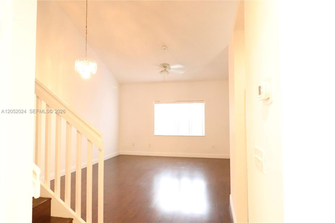 For Rent: $3,200 (3 beds, 2 baths, 1887 Square Feet)