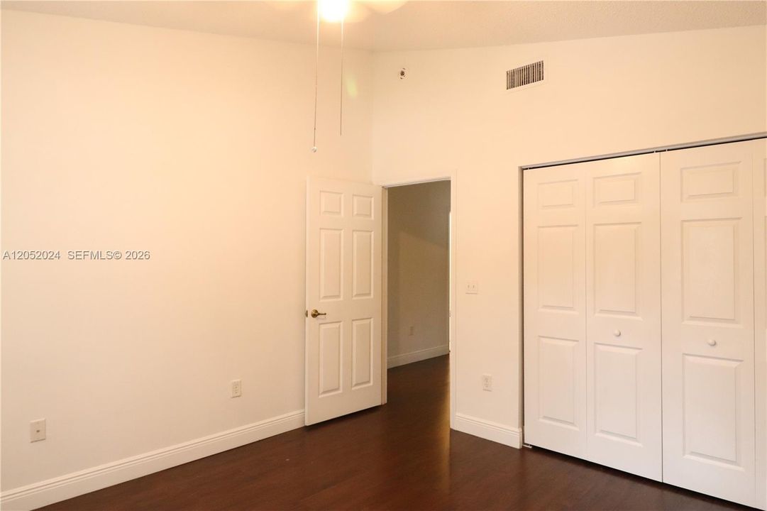 For Rent: $3,200 (3 beds, 2 baths, 1887 Square Feet)
