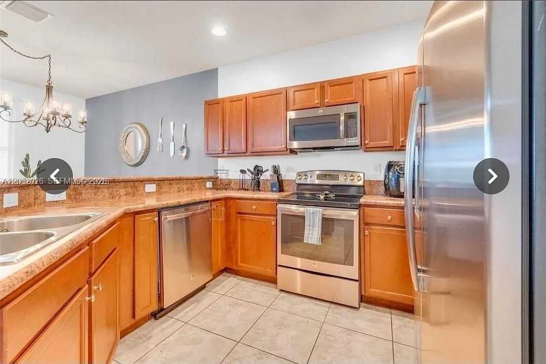В аренду: $3,299 (4 спален, 3 ванн, 1656 Квадратных фут)