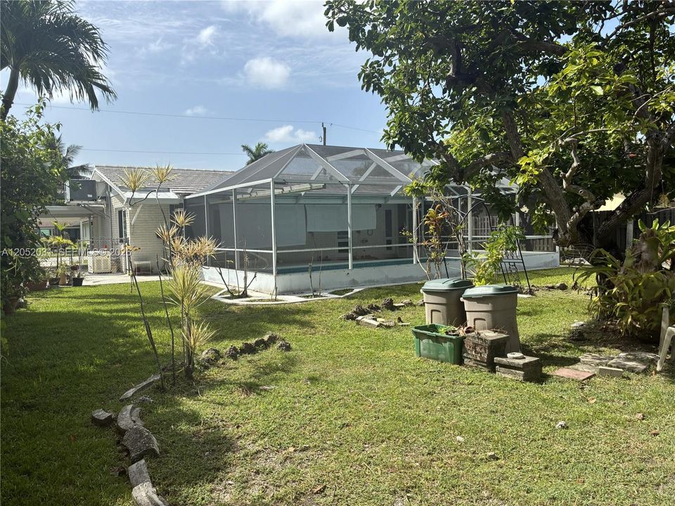For Sale: $729,900 (3 beds, 2 baths, 1200 Square Feet)