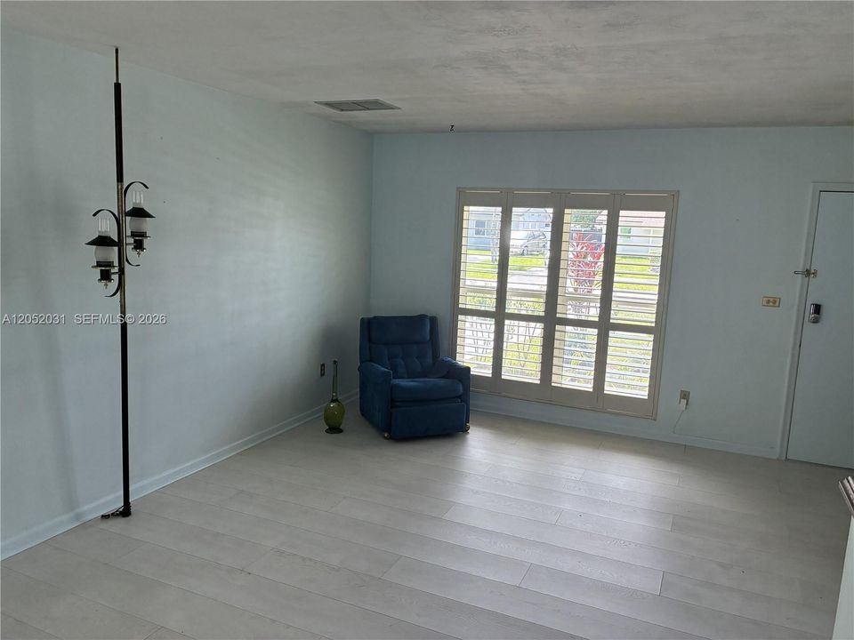 For Sale: $729,900 (3 beds, 2 baths, 1200 Square Feet)