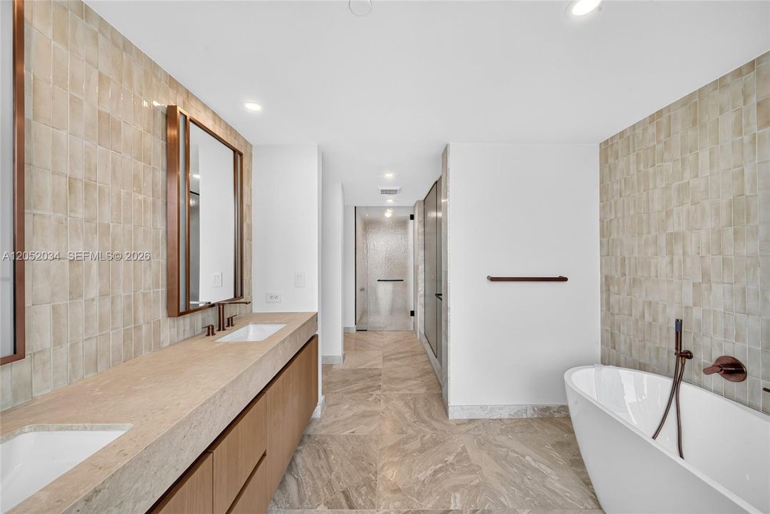 В аренду: $17,000 (3 спален, 2 ванн, 0 Квадратных фут)