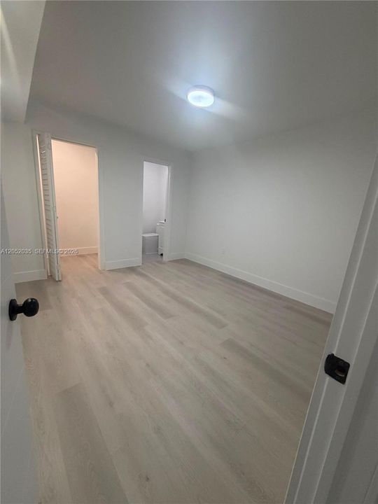 For Sale: $550,000 (4 beds, 2 baths, 1300 Square Feet)