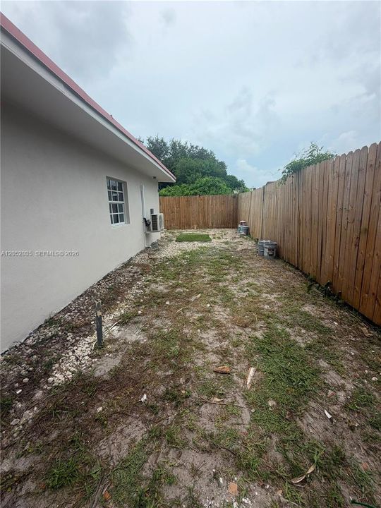 For Sale: $550,000 (4 beds, 2 baths, 1300 Square Feet)