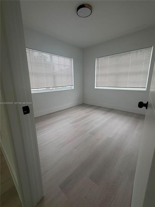 For Sale: $550,000 (4 beds, 2 baths, 1300 Square Feet)