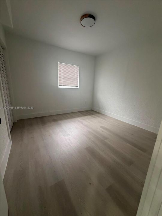 For Sale: $550,000 (4 beds, 2 baths, 1300 Square Feet)