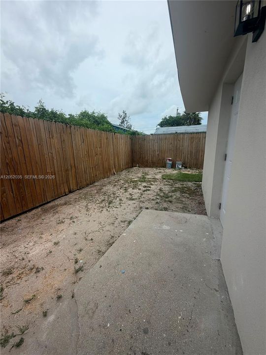 For Sale: $550,000 (4 beds, 2 baths, 1300 Square Feet)