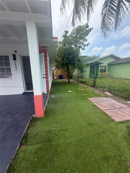 For Sale: $550,000 (4 beds, 2 baths, 1300 Square Feet)